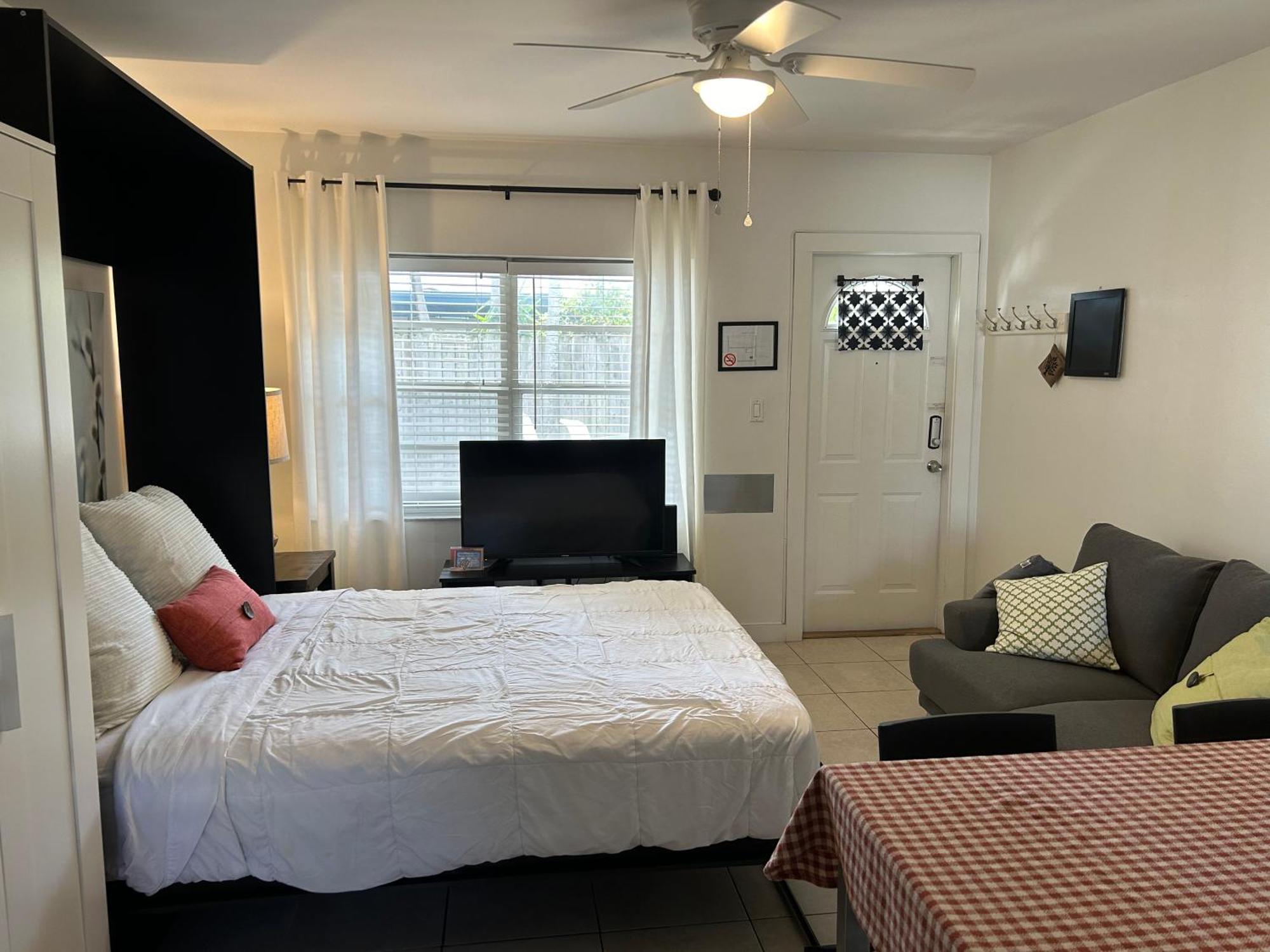 Lambert Family Beach Apartments Форт Лодърдейл Екстериор снимка