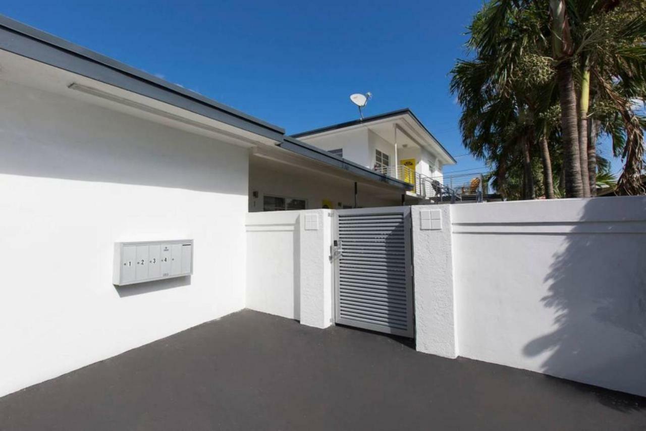 Lambert Family Beach Apartments Форт Лодърдейл Екстериор снимка