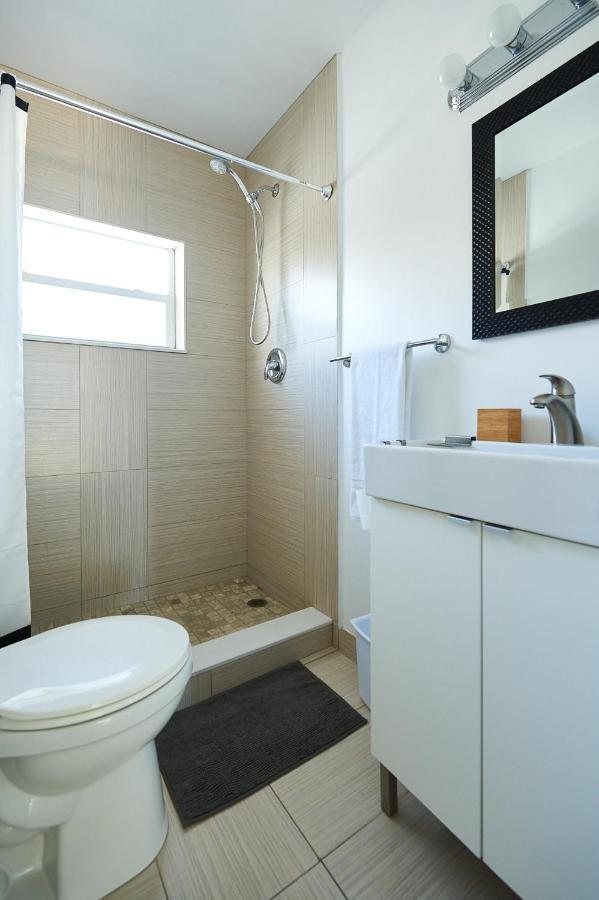 Lambert Family Beach Apartments Форт Лодърдейл Екстериор снимка