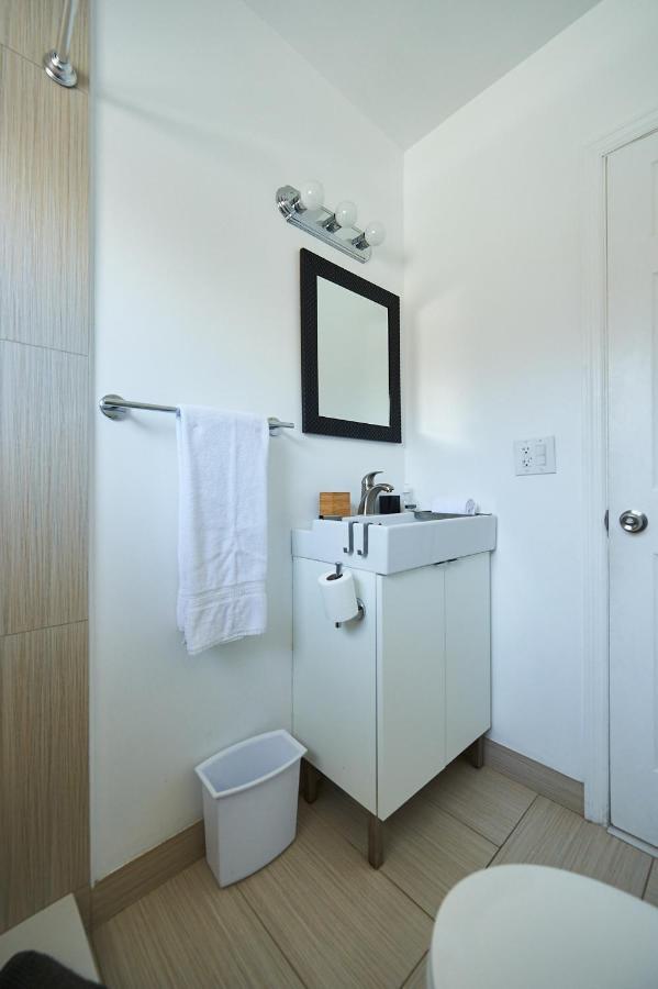 Lambert Family Beach Apartments Форт Лодърдейл Екстериор снимка